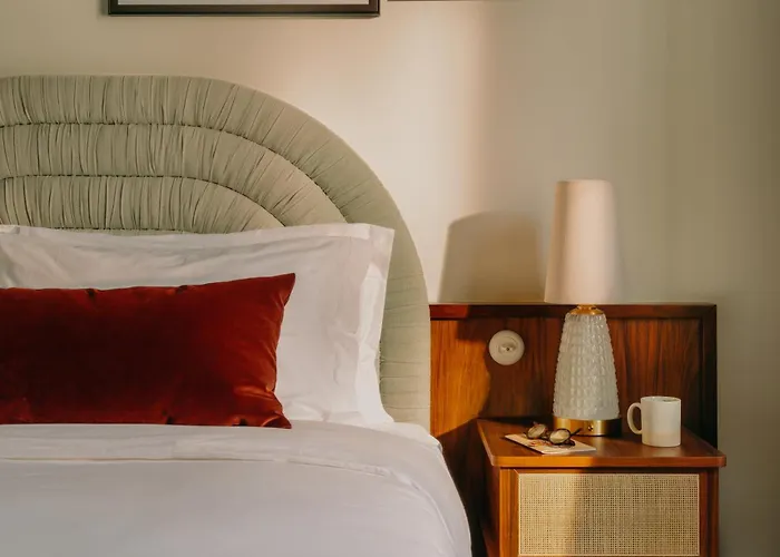 The Hoxton 4*